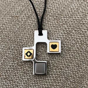 Necklace rope with pendant